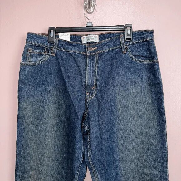 Levi Strauss NWT mid rise bootcut jeans size 16 long - Picture 2 of 6